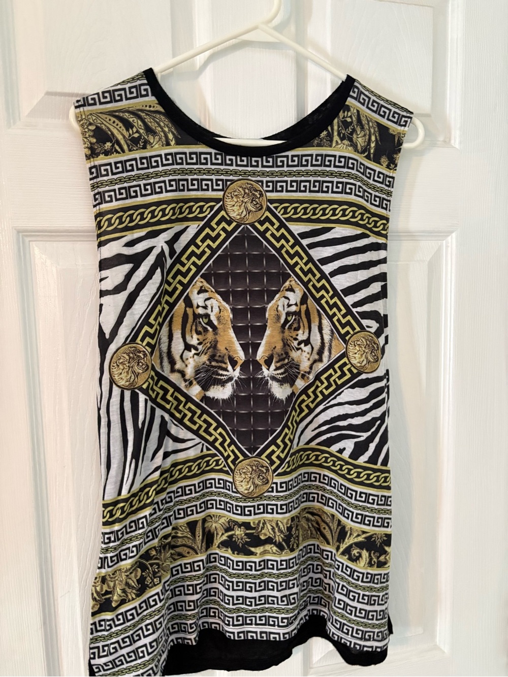 Tiger Baroque Mob Wife Sleeveless Top L
Gold black green - Picture 6 of 6